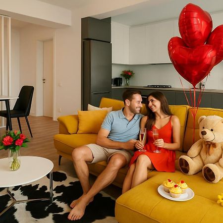 Vanda - Park-View Apartment With Private Balcony Бухарест Экстерьер фото