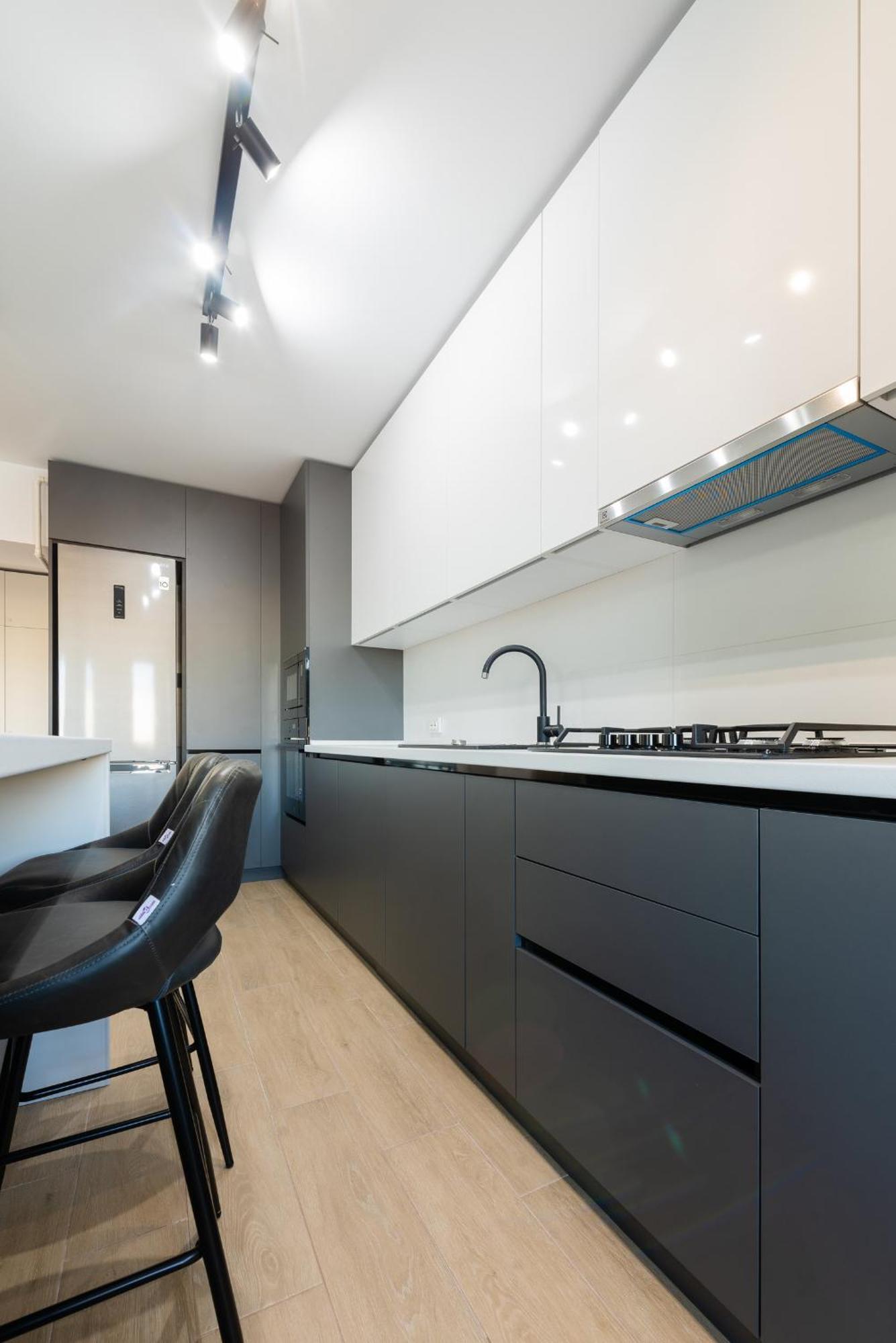 Vanda - Park-View Apartment With Private Balcony Бухарест Экстерьер фото