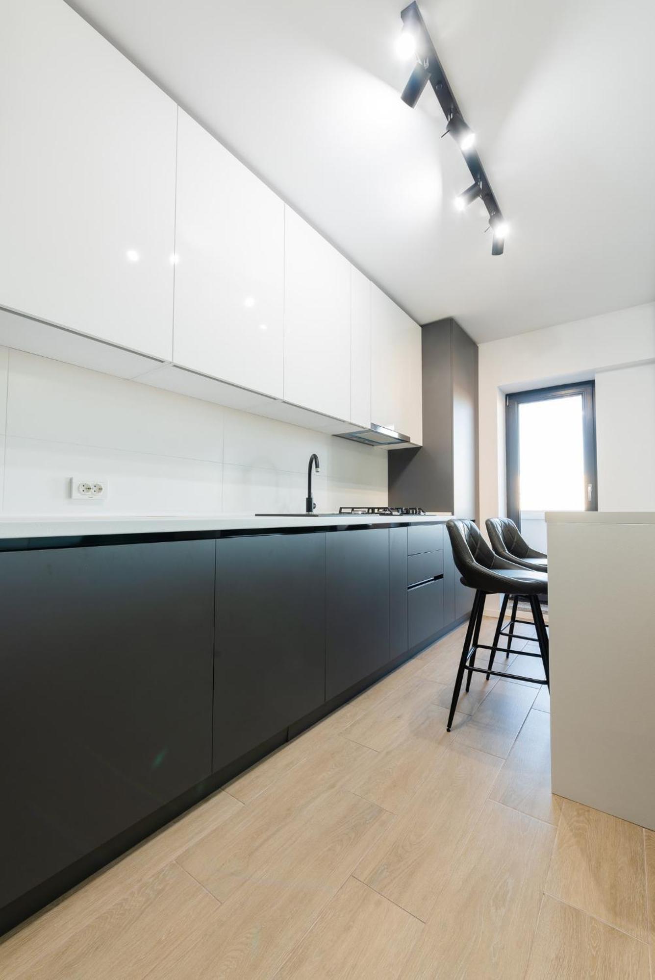Vanda - Park-View Apartment With Private Balcony Бухарест Экстерьер фото
