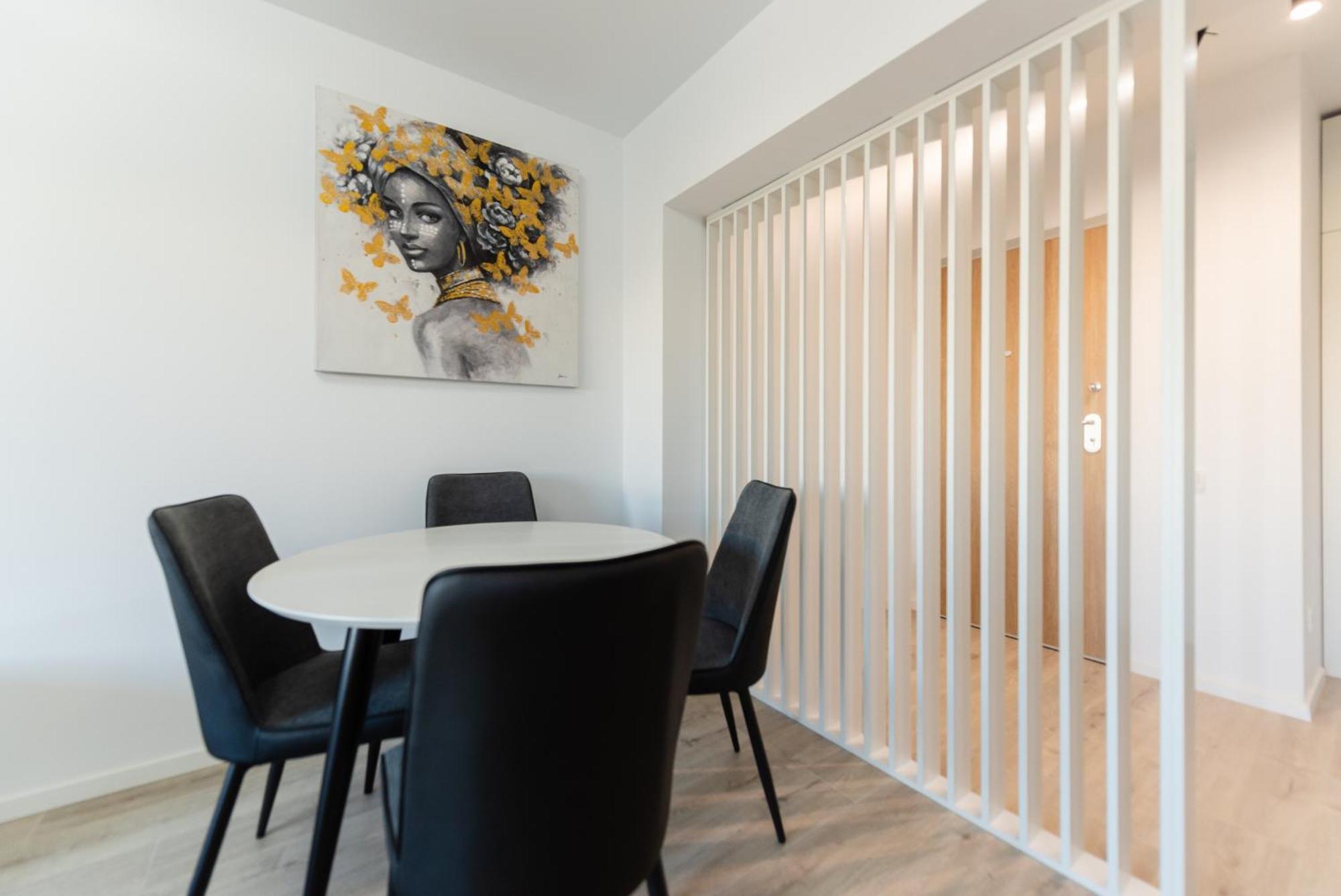 Vanda - Park-View Apartment With Private Balcony Бухарест Экстерьер фото